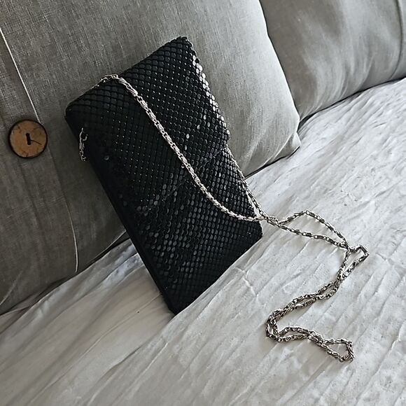 💝Clutch with silver chain strap - Picture 1 of 5